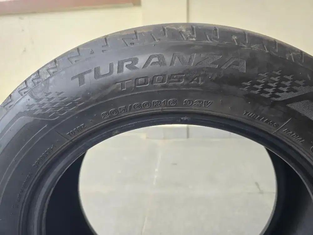 Ban Mobil Bridgestone Turanza T005 205/60 R16