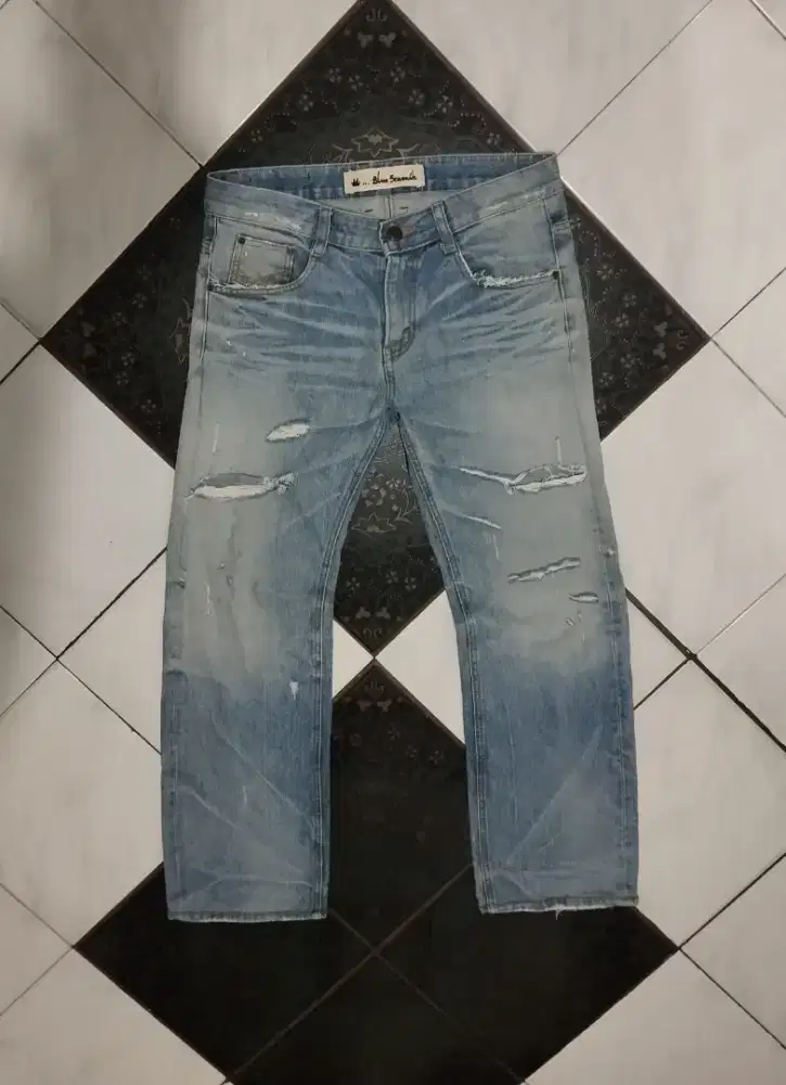Denim ripped original size 34