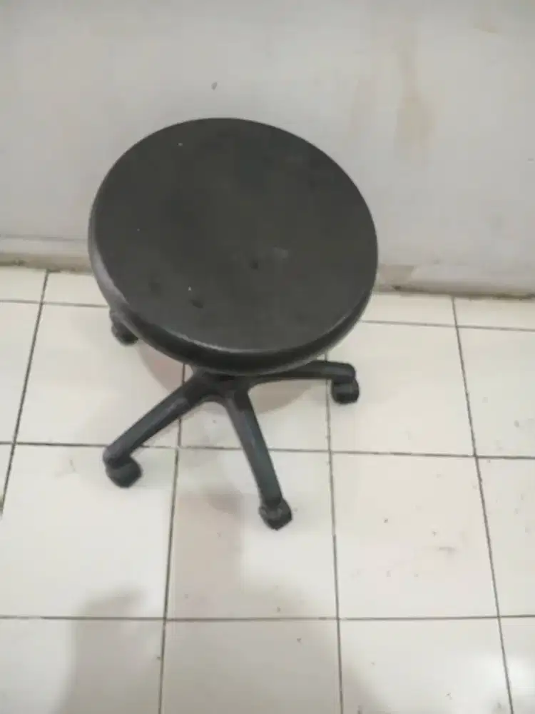 KURSI RODA Salon