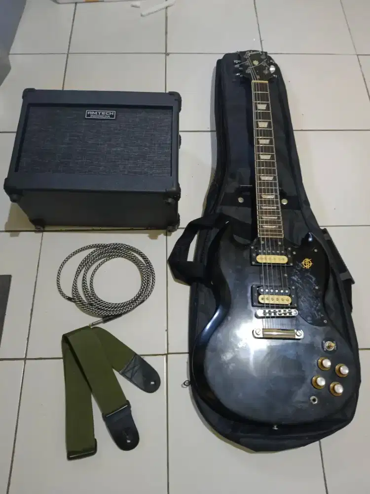 Gibson sg black + ampli AMTECH