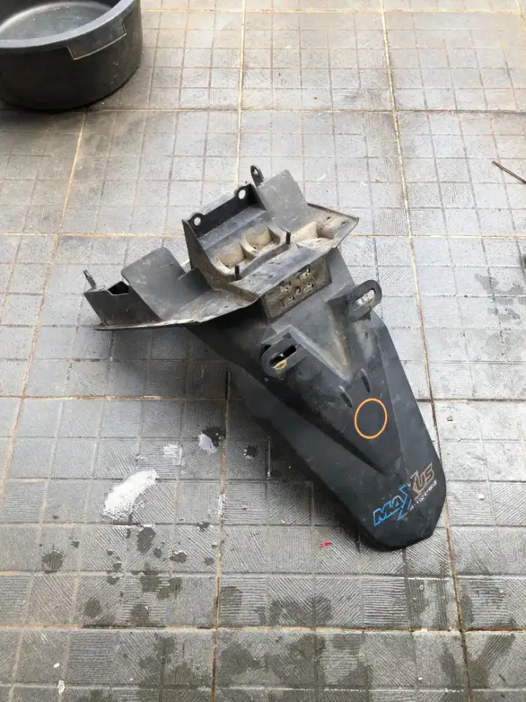 spakbor belakang n-max old