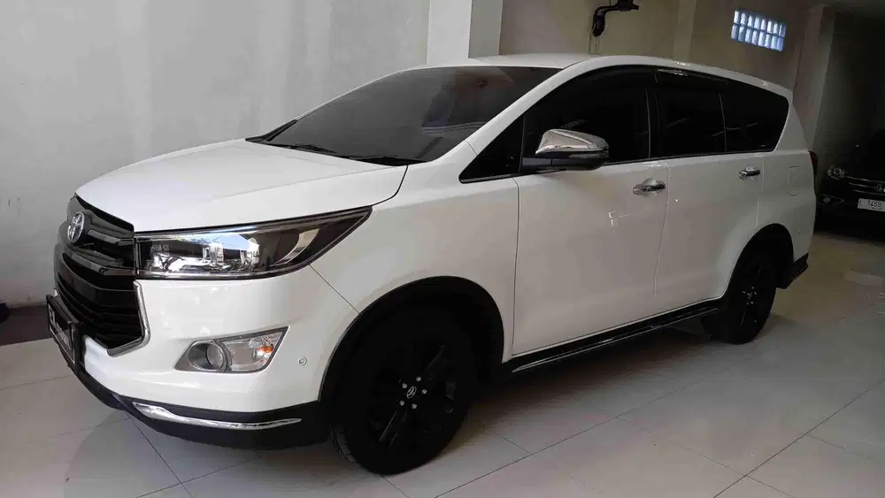 Toyota Reborn Venturer Diesel A/T 2018