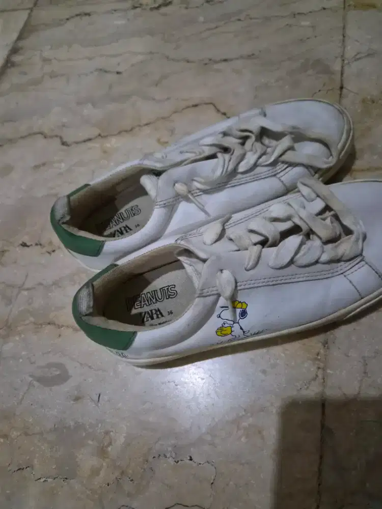 Sepatu zara peanuts