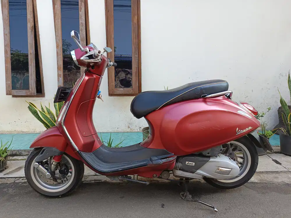 For sale piaggio vespa sprint i-get 150 3v 2016 lengkap bagus