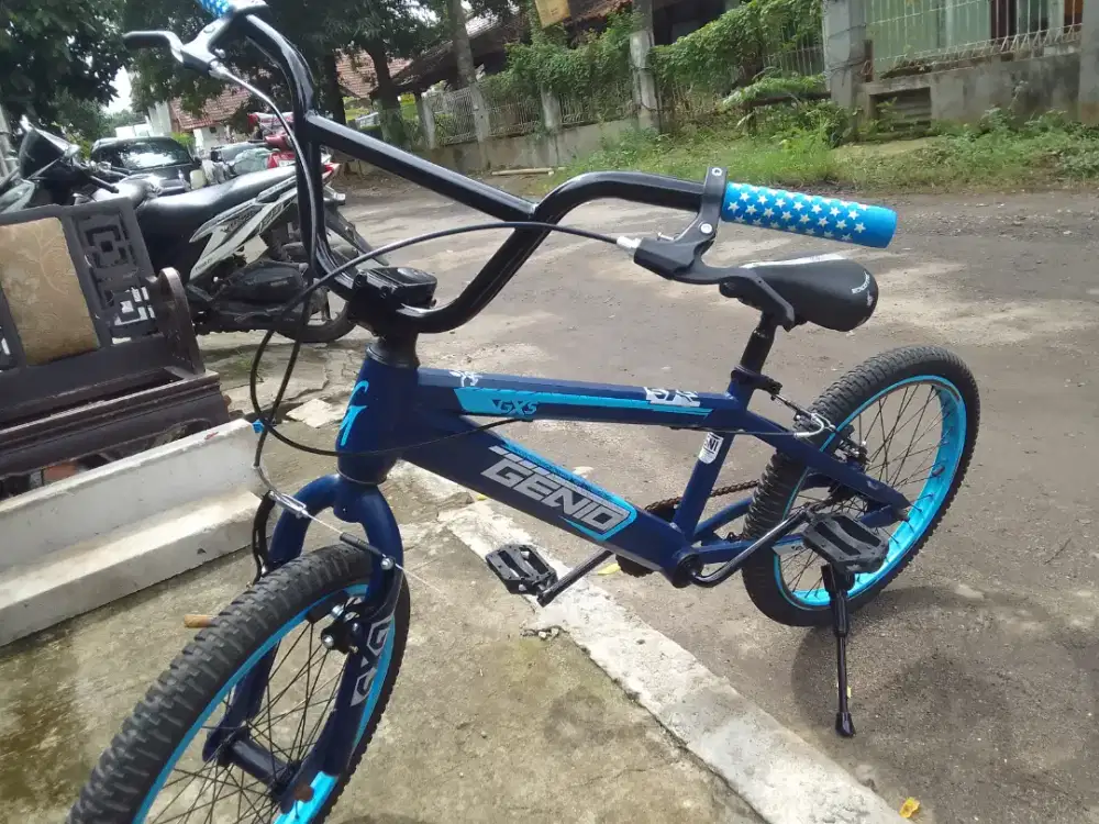 Speda BMX ukuran 20 genio