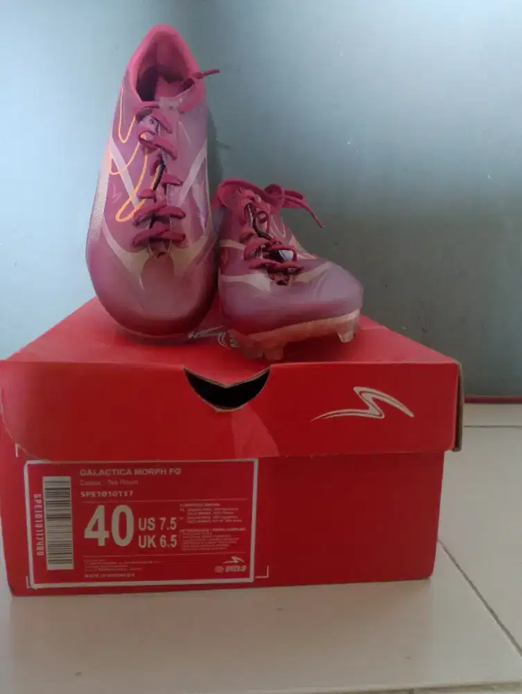 Sepatu bola mini soccer dan lapangan, original SPECS