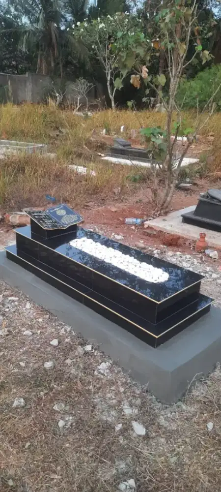 RENOVASI MAKAM DAN DUDUKAN