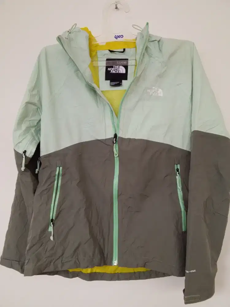 jaket **The North Face tipe windbreaker