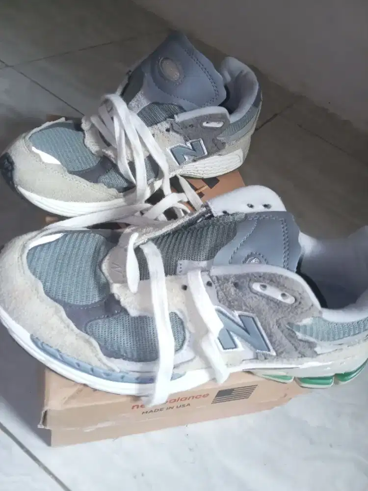 NewBalance type 2002R