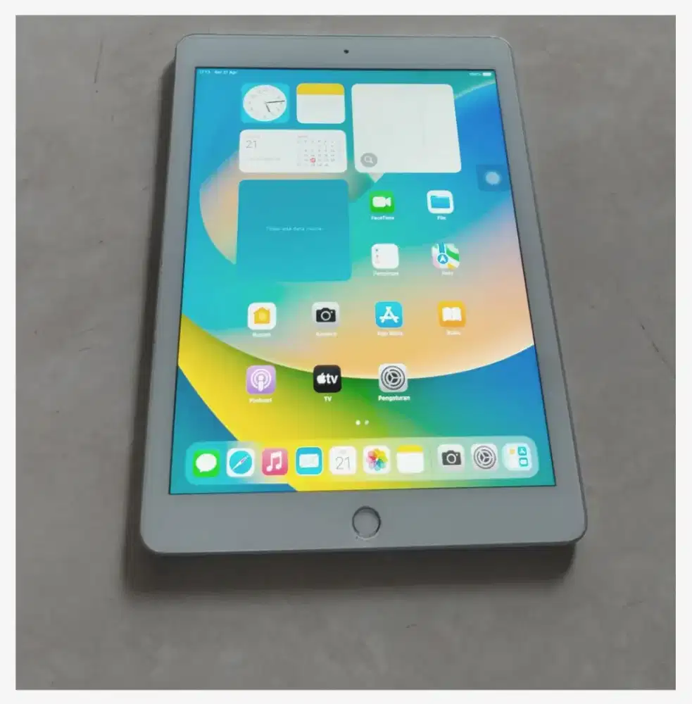 iPad 5th WiFi 32GB Normal Bebas Reset