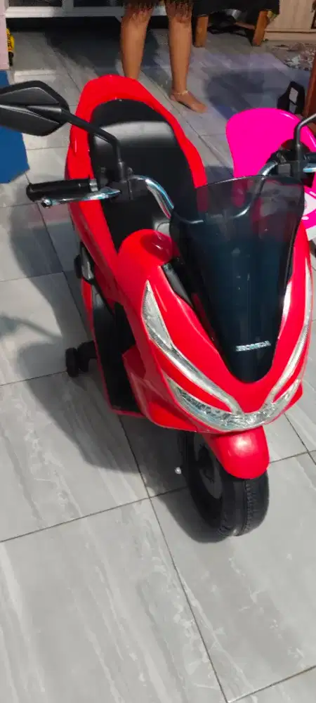 Mainan motor anak pakai aki