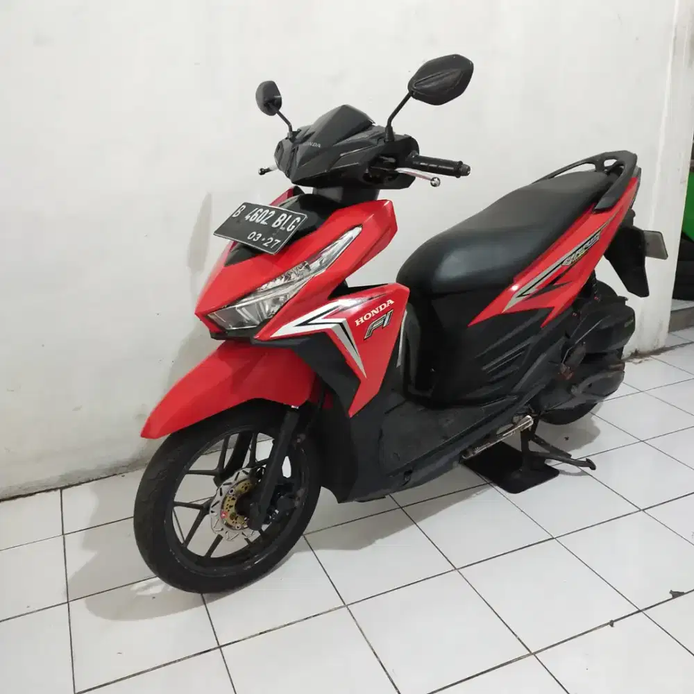 Honda Vario 125 LED OLD 2017 lengkap Bagus Mesin Aluss