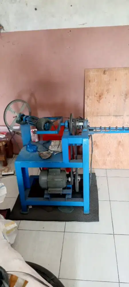 Mesin gulung tali rafia. Alat gulung tali rafia plastik