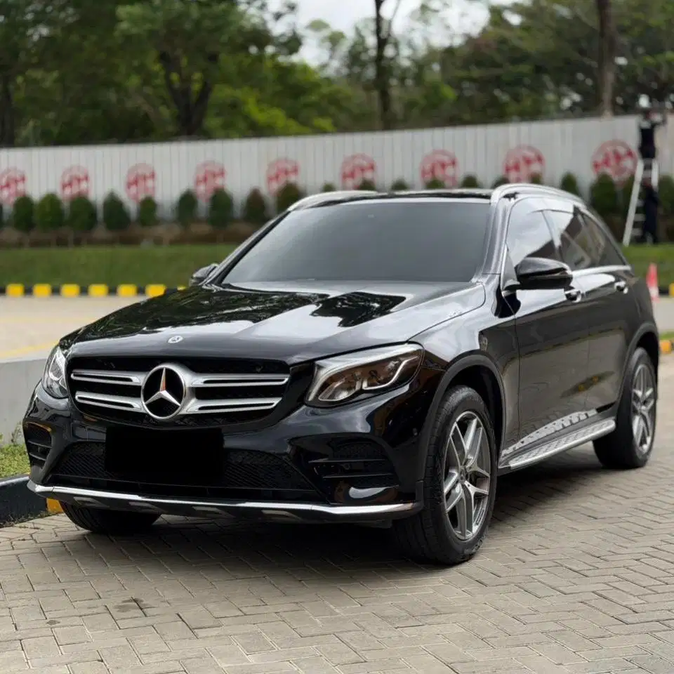 (CASH) Mercedes Benz GLC200 AMG 2019
