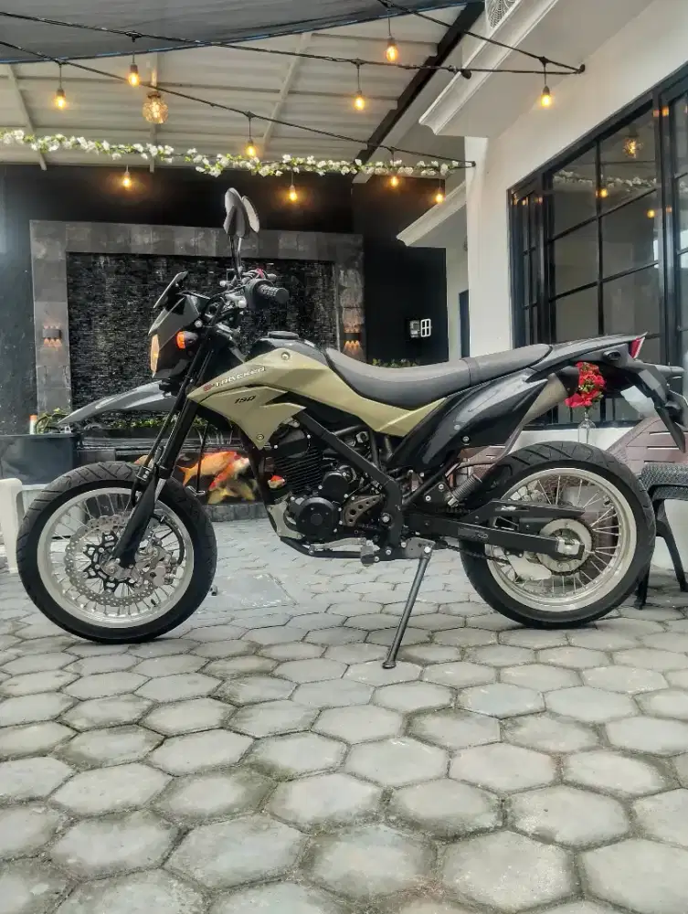 Trail Kawasaki D tracker Mulus Kilometer Rendah