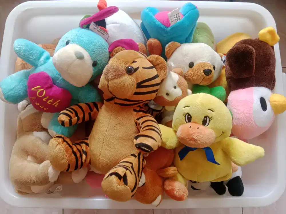 Boneka anak dngn segala jenis binatang