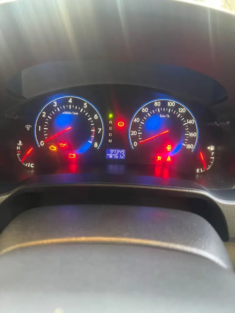 Mazda 8 2012 Bensin