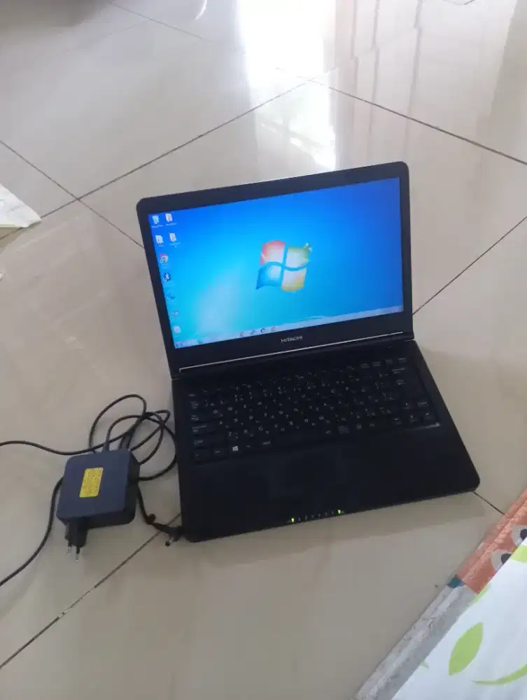 Laptop Hitachi Flora Se120 RK4 - Ram 4gb - Ssd 128gb