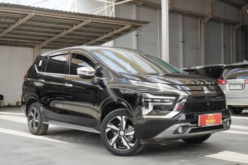 Mitsubishi Xpander Ultimate CVT 2025 hitam expander Matic AT DP minim