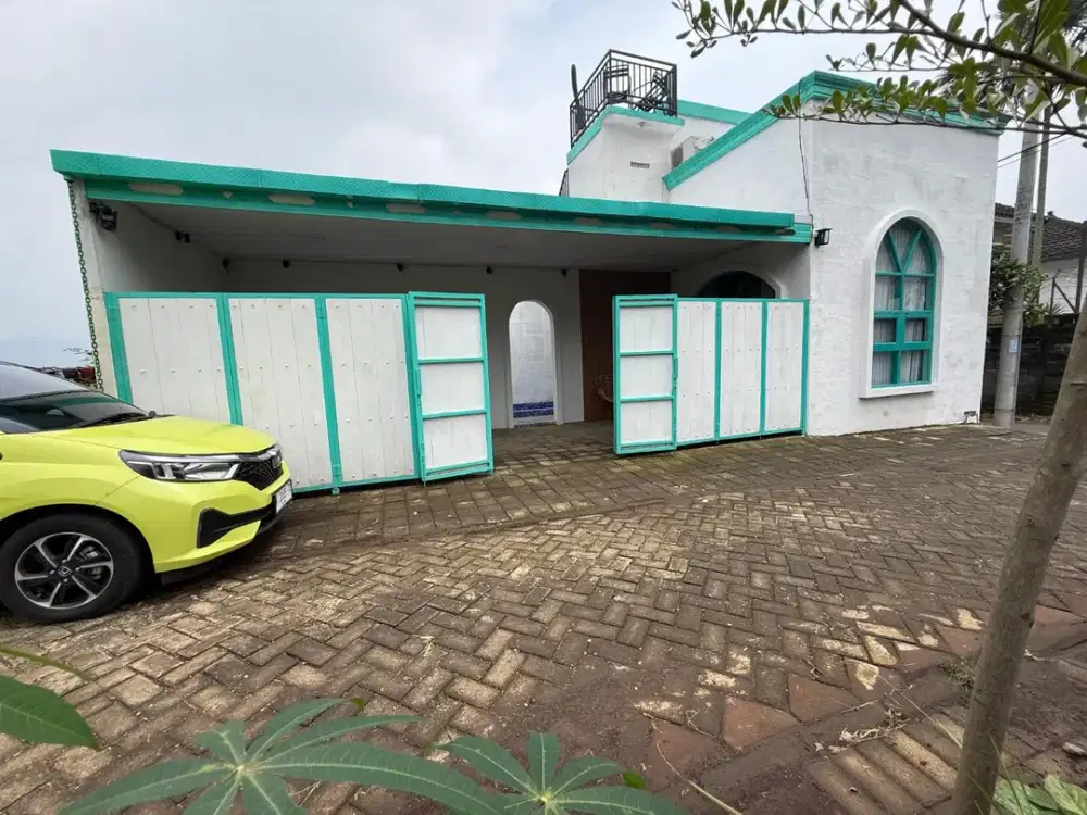 RUMAH VILLA KOTA BATU DIJUAL CEPAT VILLA BUTUH UANG BU