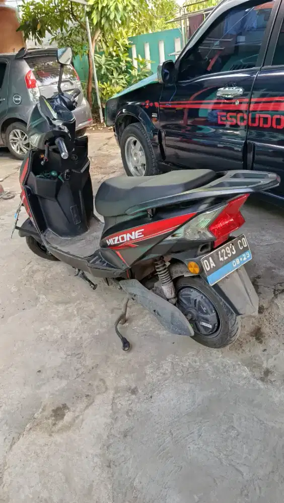 Sepeda motor listrik merek mizon