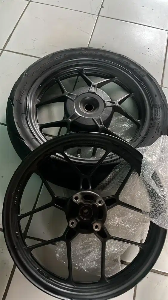 Velg depan belakang vario 125 led old ori