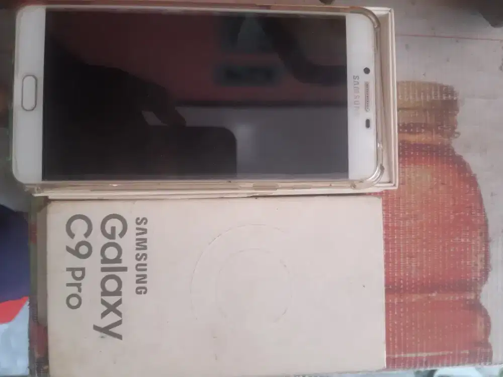 Samsung c9 pro minus LCD