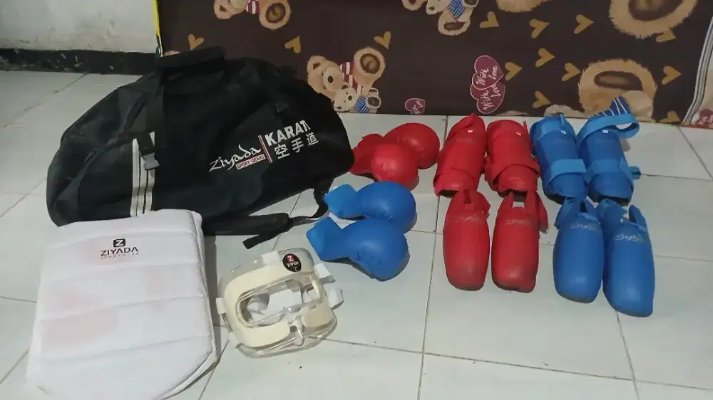 Alat Komite Karate ziyada sz L