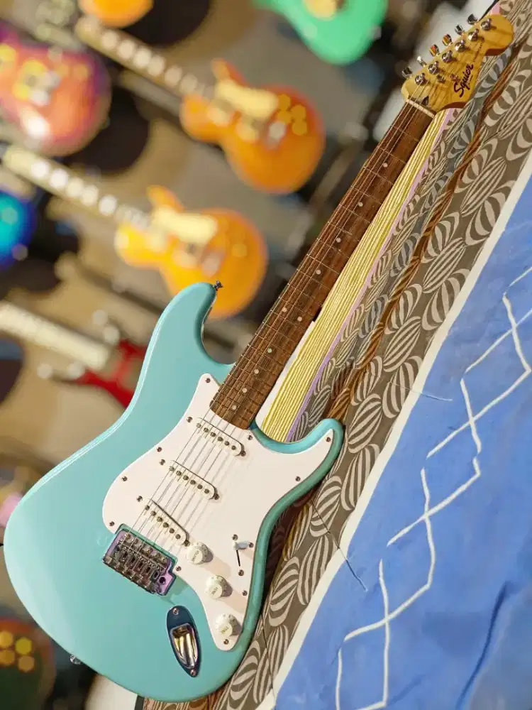 Squier Stratocaster Bullet in Daphne Blue Original