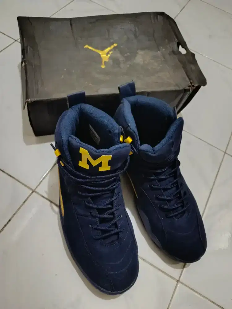Air Jordan 12 Retro Michigan EUR 44 (Fit 43)Preloved
