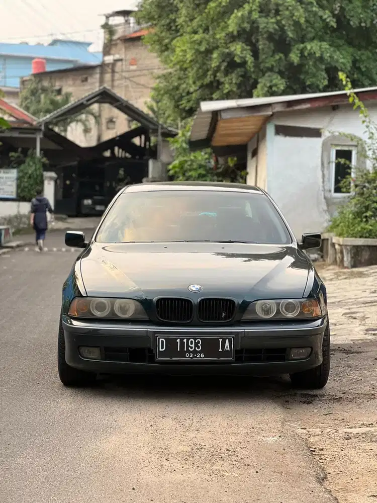 BMW 528i 1998 Bensin