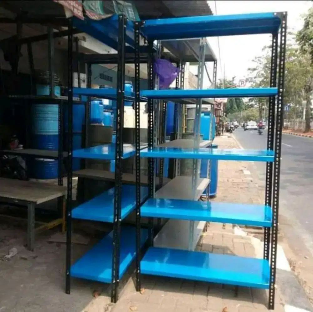 Rak besi gudang kokoh