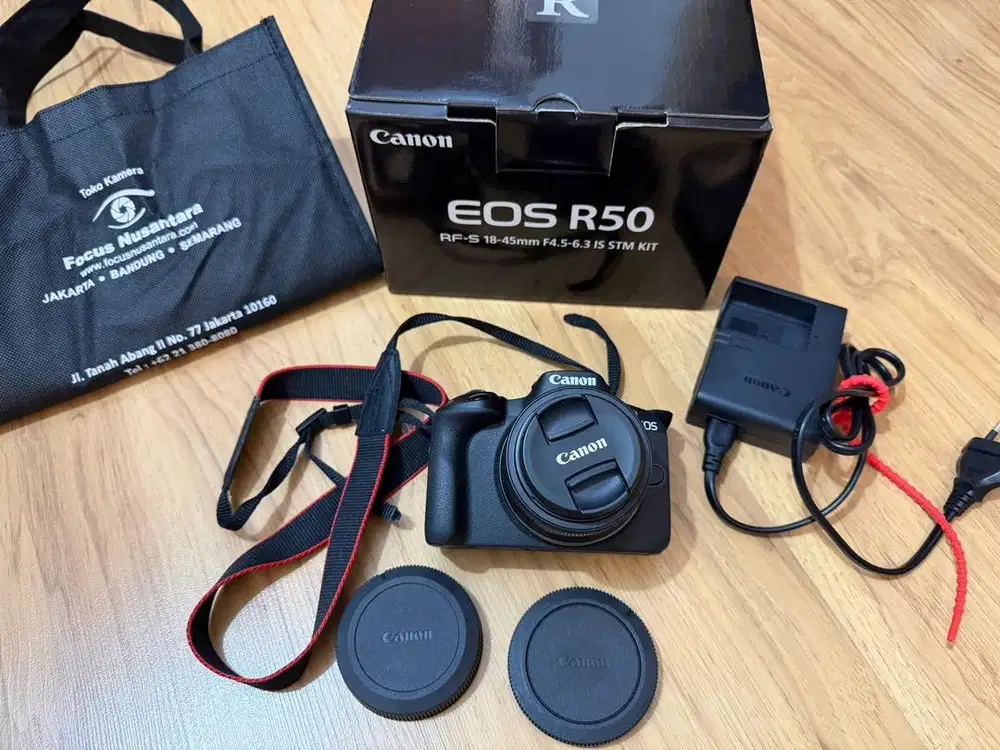 Canon EOS R50 Camera Mirroless 18-45mm STM KIT