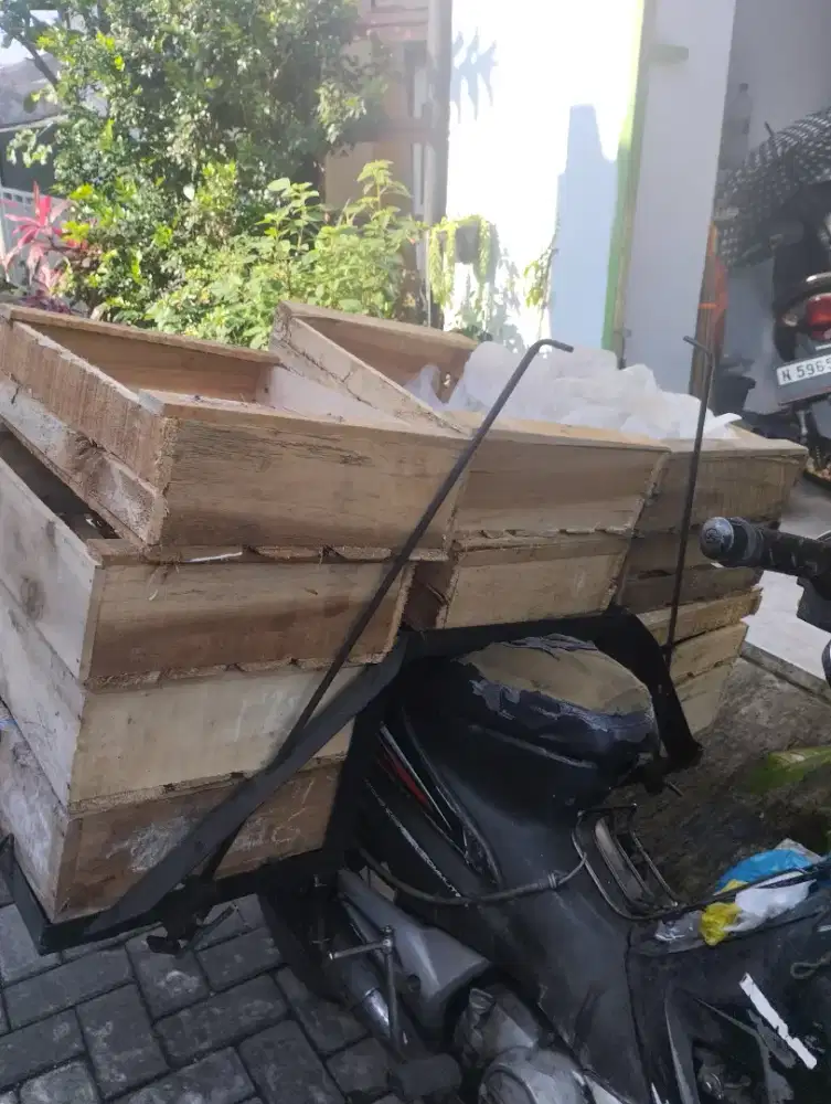 Rombong besi + kotak telur
