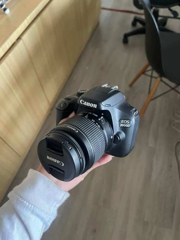 KAMERA CANON 3000D + KIT