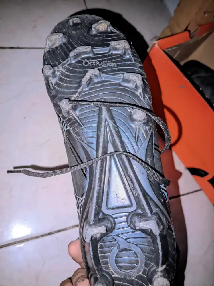 Sepatu bola Zenith FG