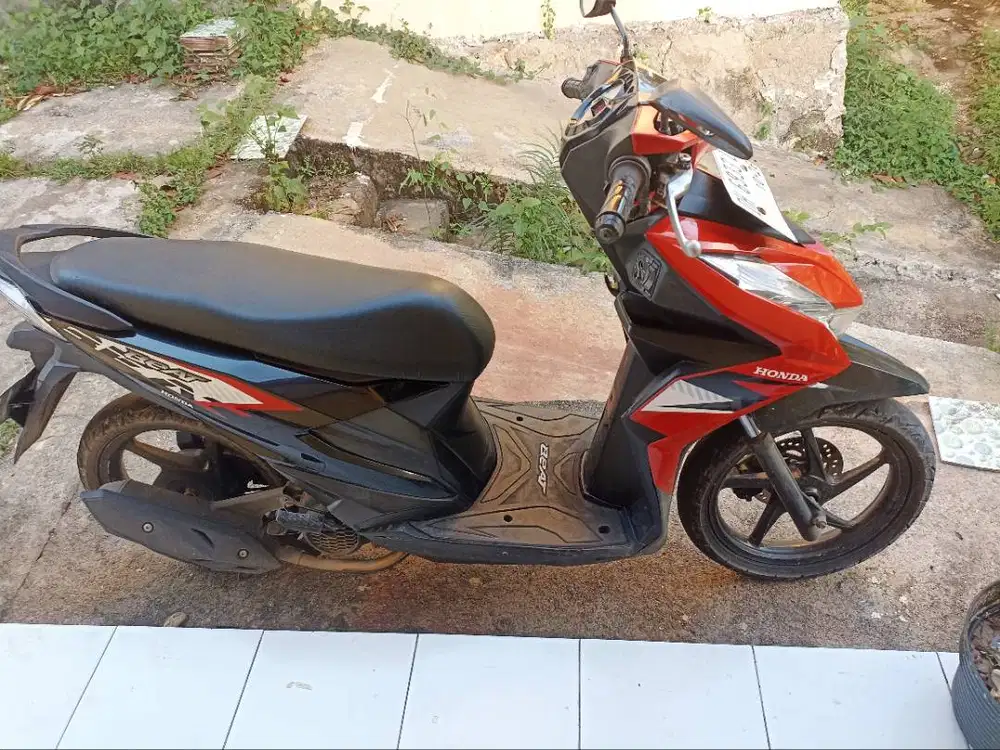beat fi 2023,  merah hitam