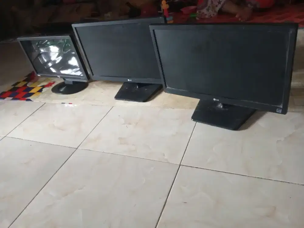 Menerima jual beli monitor bekas borong atau satuan