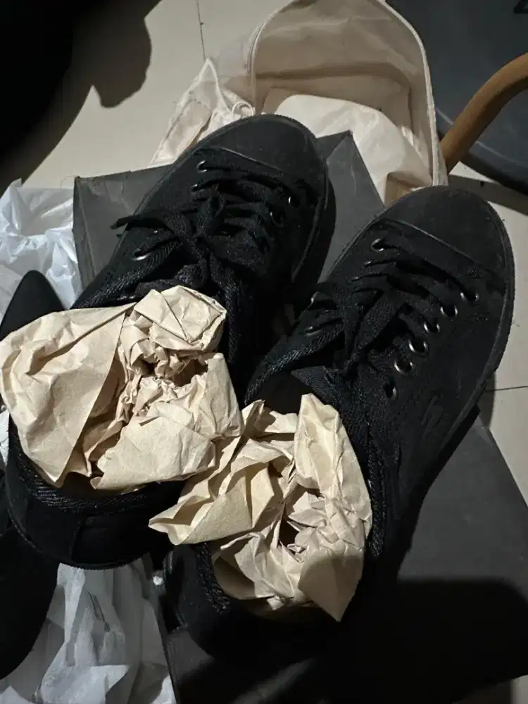 Sepatu dan heels