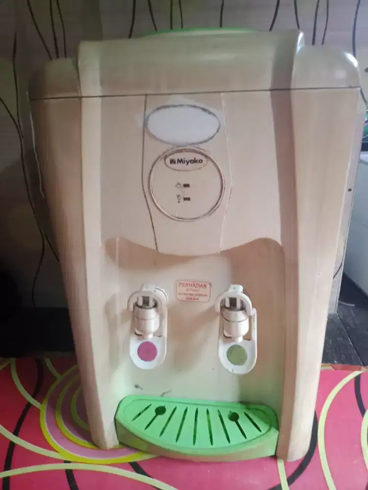 Dispenser bekas