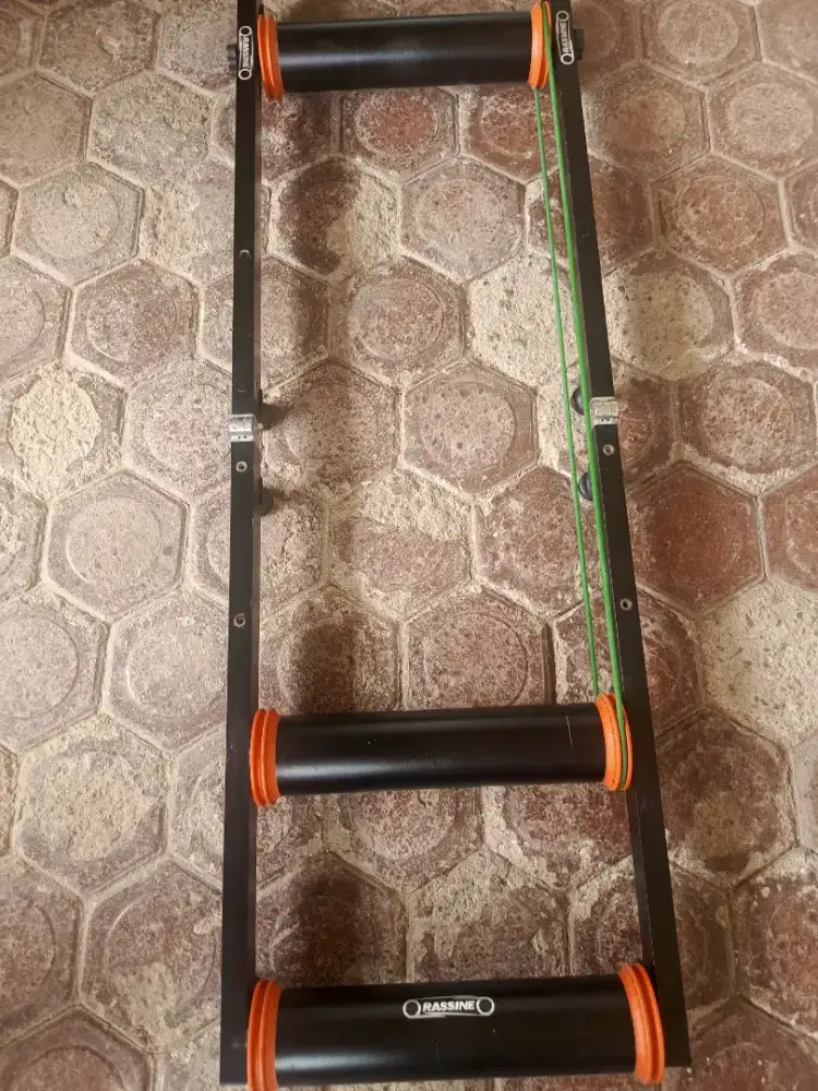 Roller Latihan Sepeda Praktis – Latihan di Rumah Lebih Maksimal
