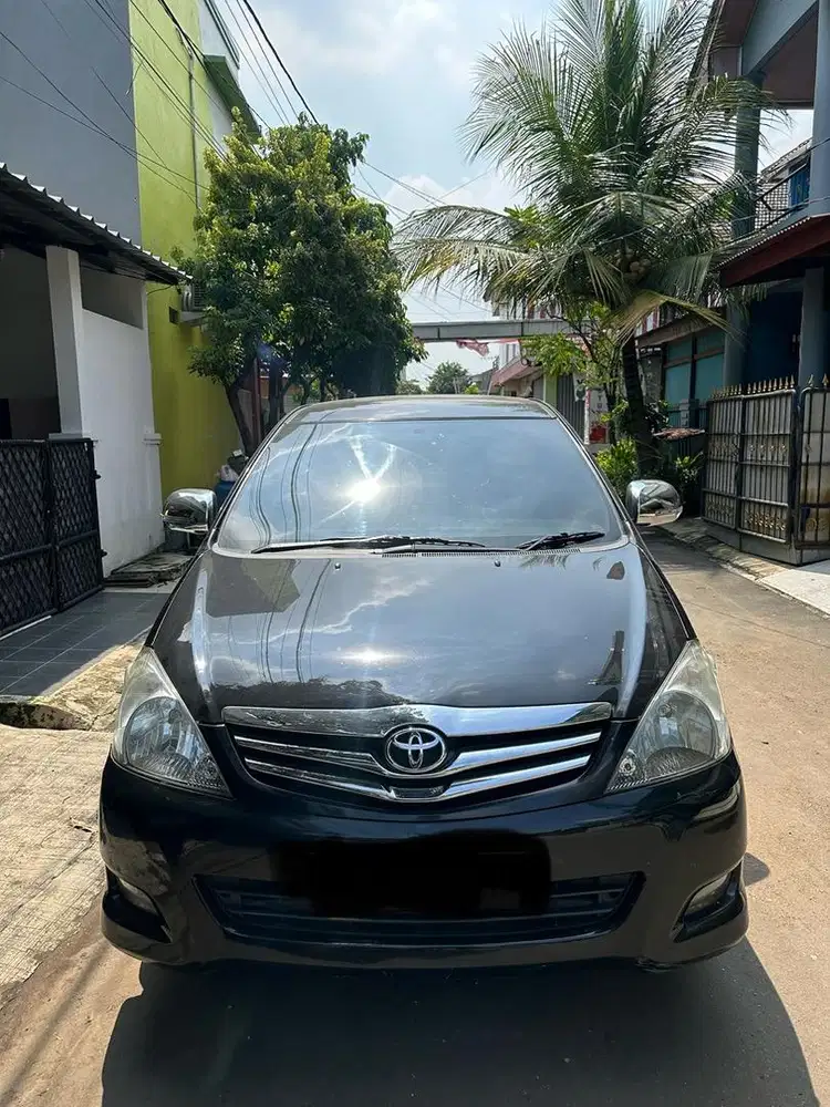 Toyota Kijang Innova 2010 Bensin