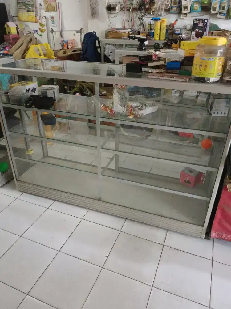 Jual etalase kondisi masih bagus