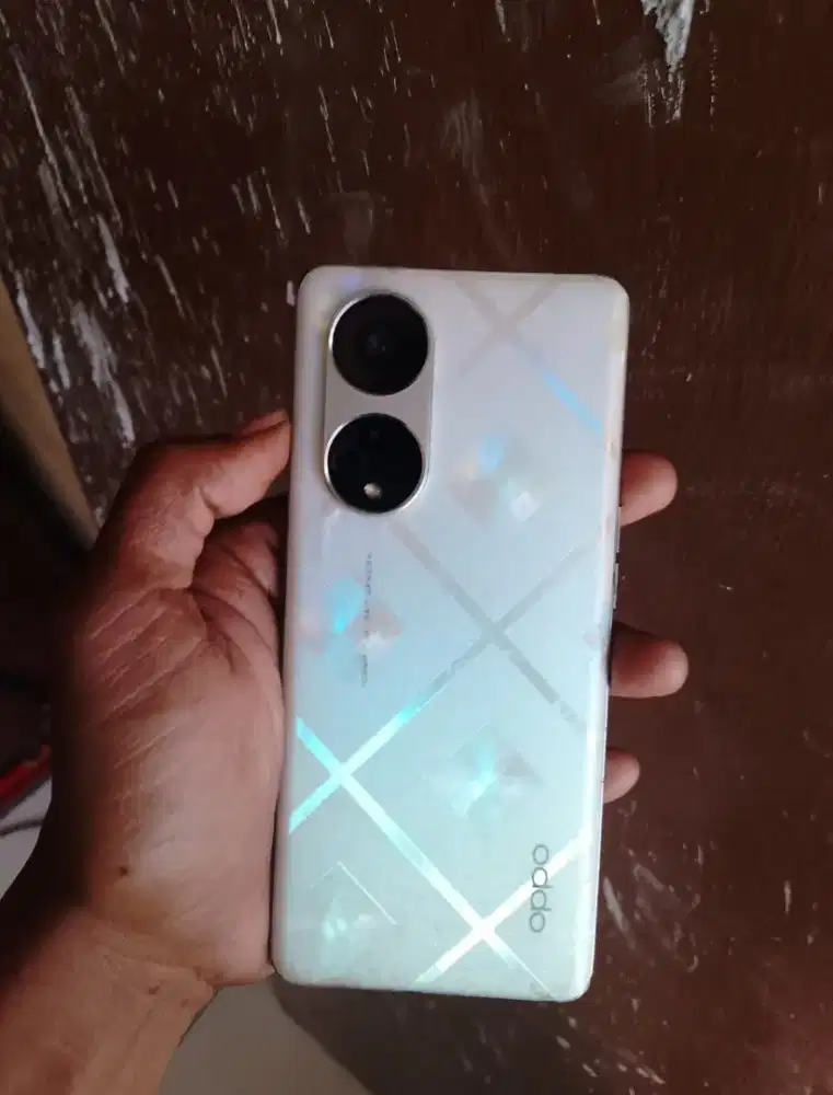 Oppo Reno 8T 5G Layar Lengkung Amoled
