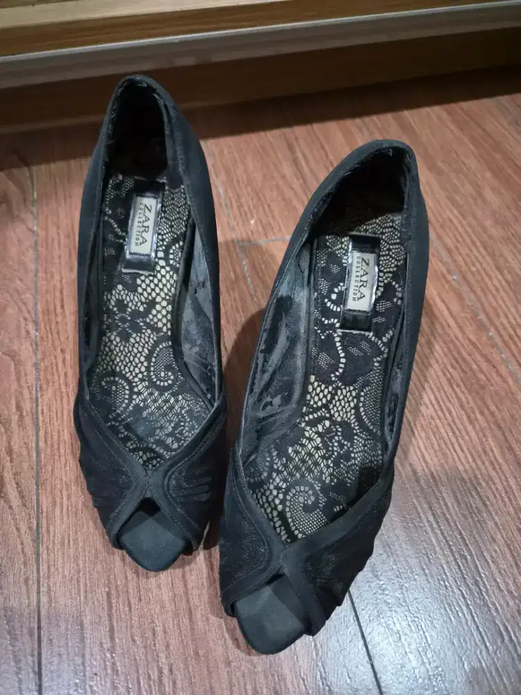 Sepatu pesta zara