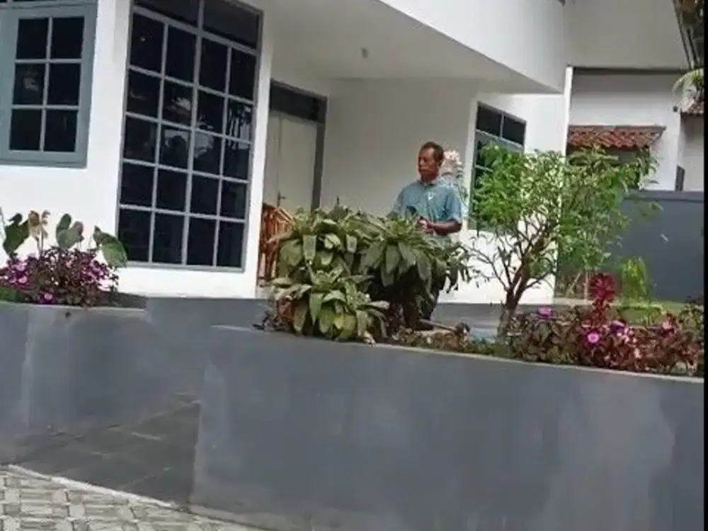 Jual Villa 2 Lantai di Puncak Ciloto Full Pagar Kolam Renang SHM