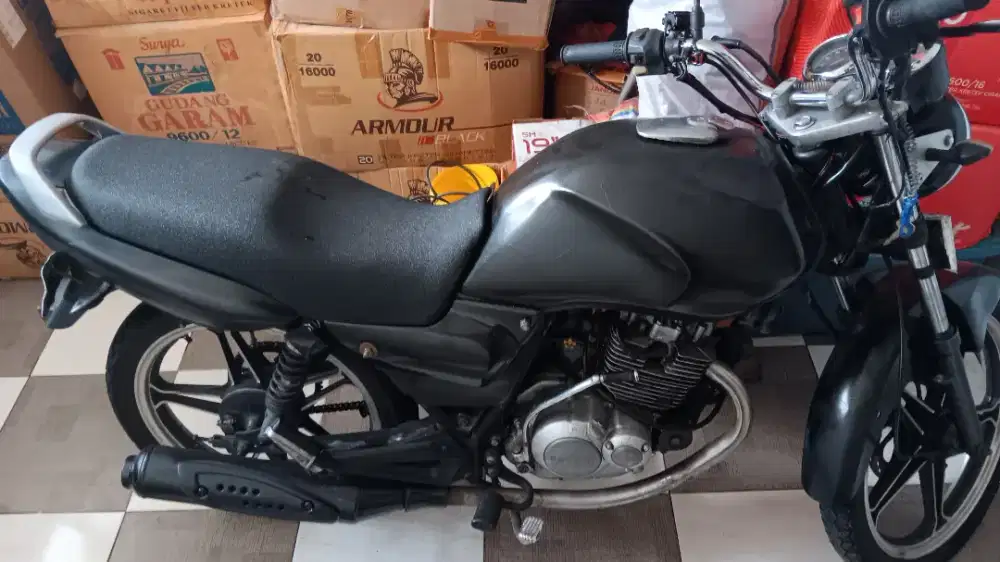Thunder 125 black