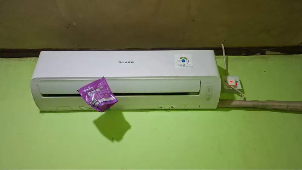 Ac Sharp 1/2 pk barang mulus baru di pake 3 bulan
