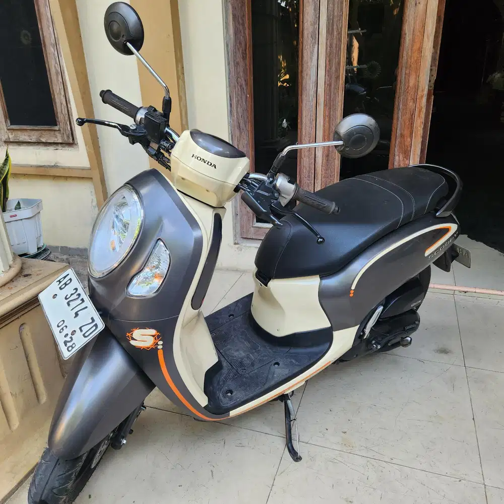 Scoopy 2023 krem biru gbm
