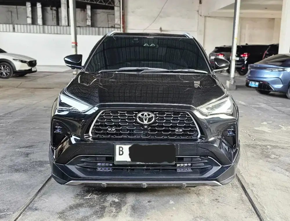 Baru 25rb Km Toyota Yaris Cross Hybrid HEV GR TSS AT Matic 2025 Hitam